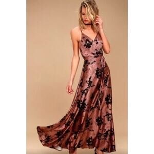 NWT Lulus Tea Gardens Rusty Rose Floral Print Satin Maxi Dress XS Coral Pink